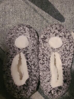 Maurices Gray and White Plush Sherpa Slippers